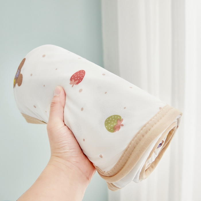 91家纺网 家纺一手货源 找家纺 丝涟家居 2025新款婴儿裸睡级凉感针织毯幼儿园夏被儿童夏被毯子 草莓熊