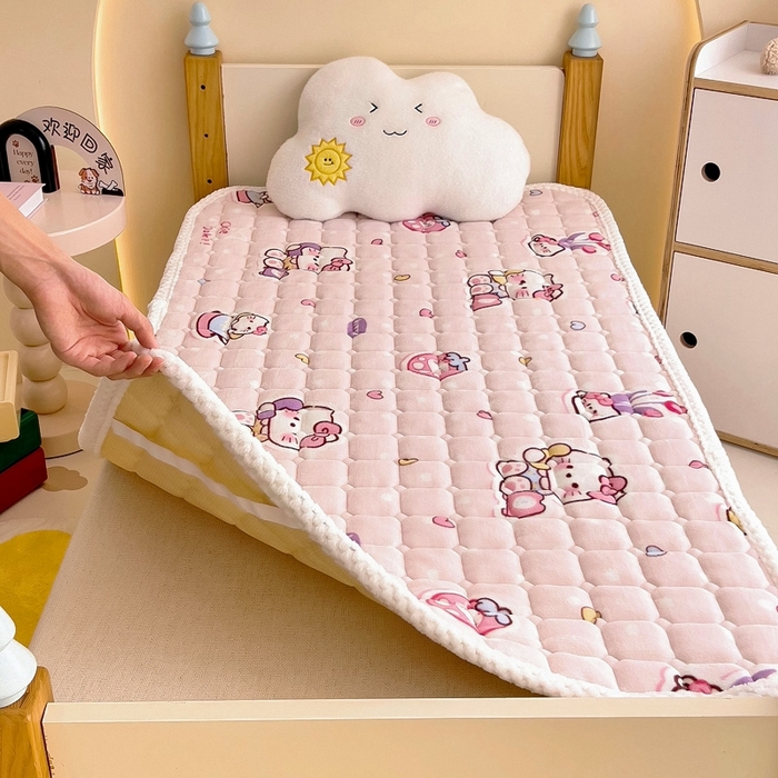 91家纺网 家纺一手货源 找家纺 （总）梵赫家纺2024新款牛奶绒床护垫床垫幼儿园床垫儿童床垫可水洗