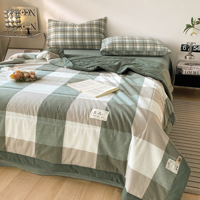 91家纺网 家纺一手货源 找家纺 2025梦初语新款无印风棉花夏被 绿大格