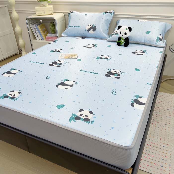 91家纺网 家纺一手货源 找家纺 摩妮卡 2025新款小清新碳光冰丝软席床笠款单床笠三件套 冰蓝熊猫