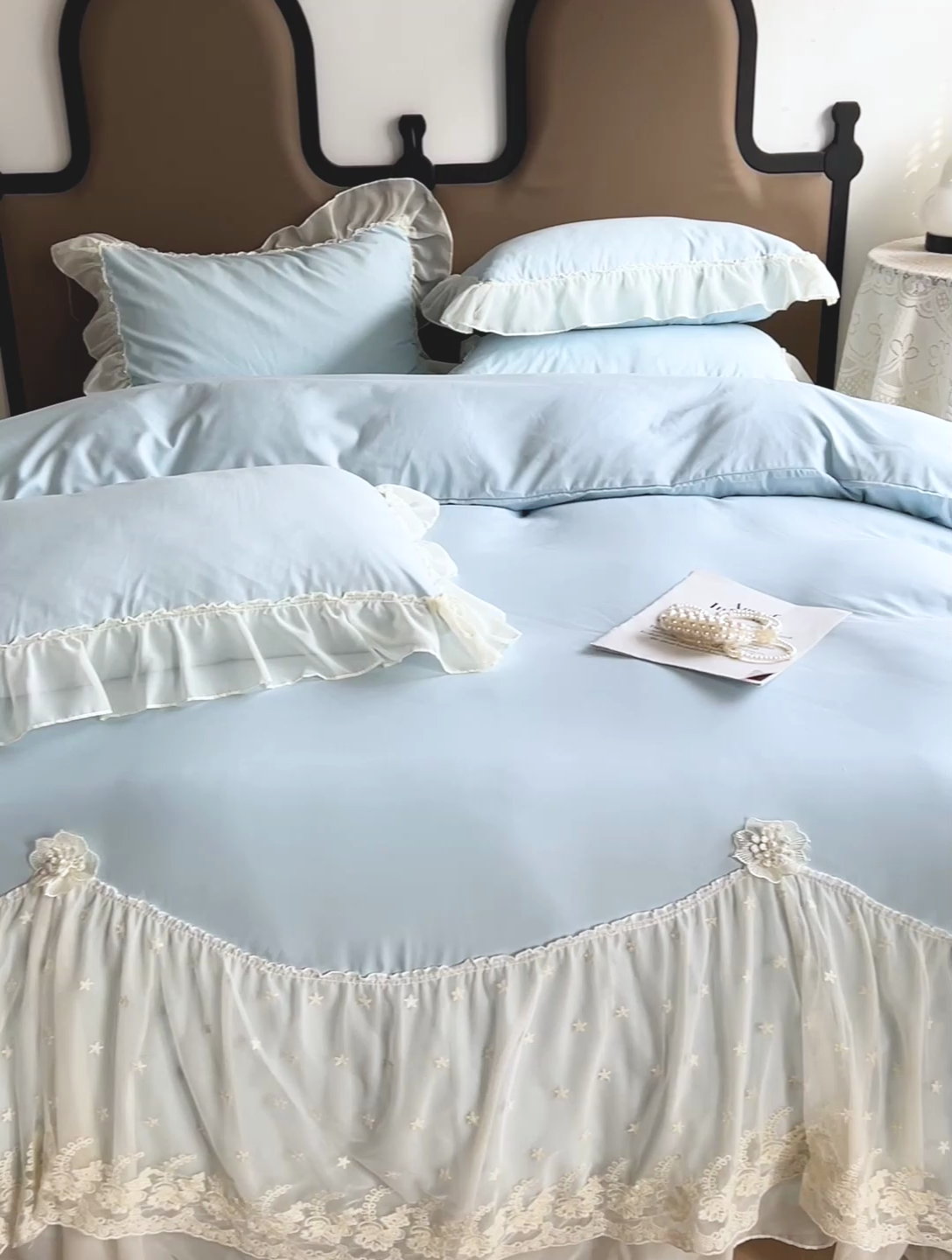 91家纺网 家纺一手货源 找家纺 艺玲家纺 2025新款糯小棉爱丽莎雪纺花边四件套 爱丽莎-蓝