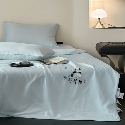 一加一 2025新款A类天竹刺绣蚕蛹蛋白纤维夏被四件套 熊猫-水冰蓝