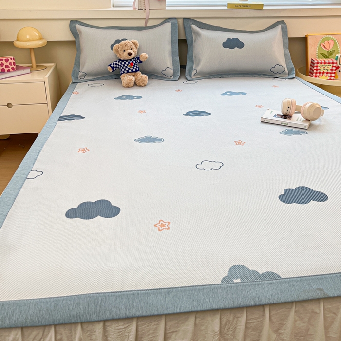 91家纺网 家纺一手货源 找家纺 迪乐妮 2025新款印花真冰藤冰凉席 蓝天白云