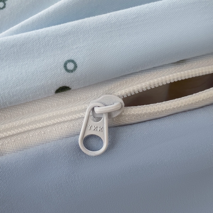 91家纺网 家纺一手货源 找家纺 一霖家纺 2025新款高克重云朵棉数码印花＋毛巾绣四件套 黑色小猫