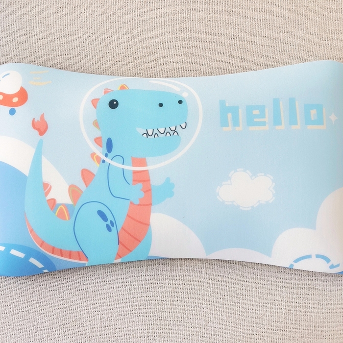 91家纺网 家纺一手货源 找家纺 2025新款卡通凉感丝亲肤枕 太空恐龙50*30*4 