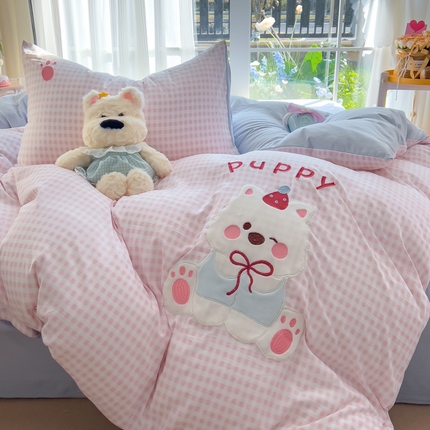 91家纺网 家纺一手货源 找家纺 N先生+V 13814689556 发大图/买家秀 2025新款超柔水洗棉贴布绣四件套-微笑狗狗系列 微笑狗狗-粉格