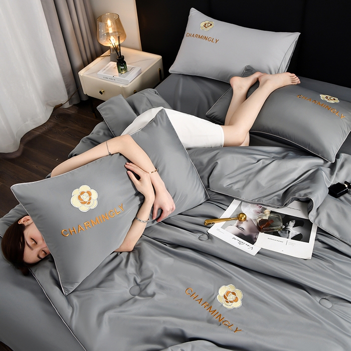 91家纺网 家纺一手货源 找家纺 优尚家纺 2025新款水洗天丝刺绣夏被夏被四件套 深冬灰