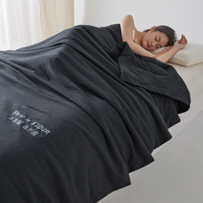 91家纺网 家纺一手货源 找家纺 闲鱼家纺 2025新款某朵同款深睡Pro夏被 自在眠  自然醒 深灰