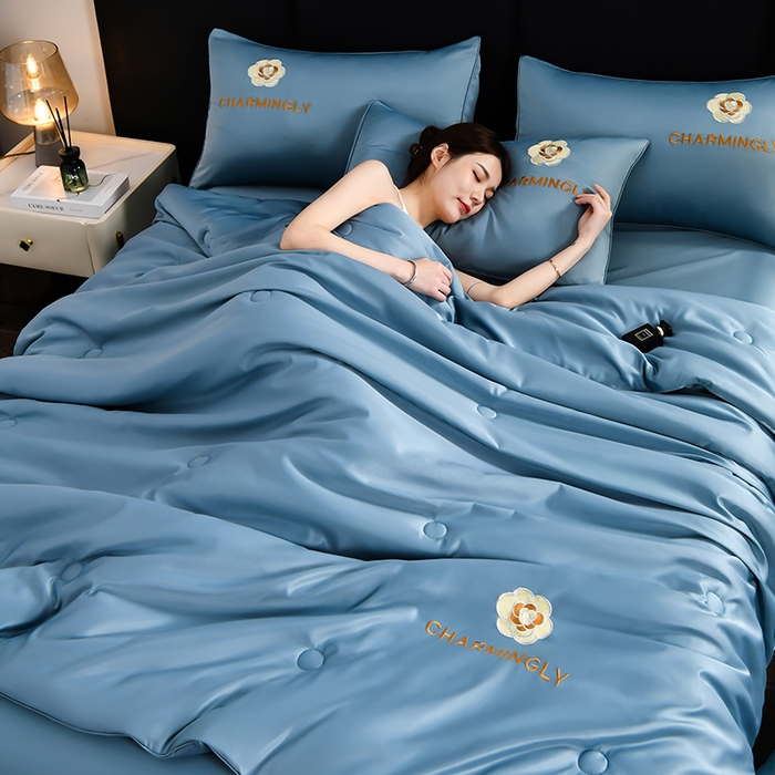 91家纺网 家纺一手货源 找家纺 优尚家纺 2025新款水洗天丝刺绣夏被夏被四件套 冰岛蓝