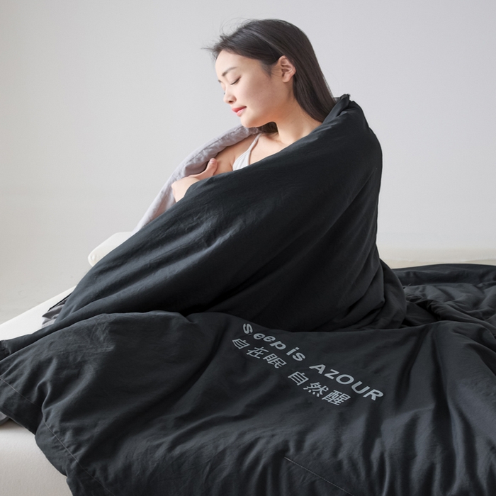 91家纺网 家纺一手货源 找家纺 闲鱼家纺 2025新款某朵同款深睡Pro夏被 自在眠  自然醒 深灰+浅灰