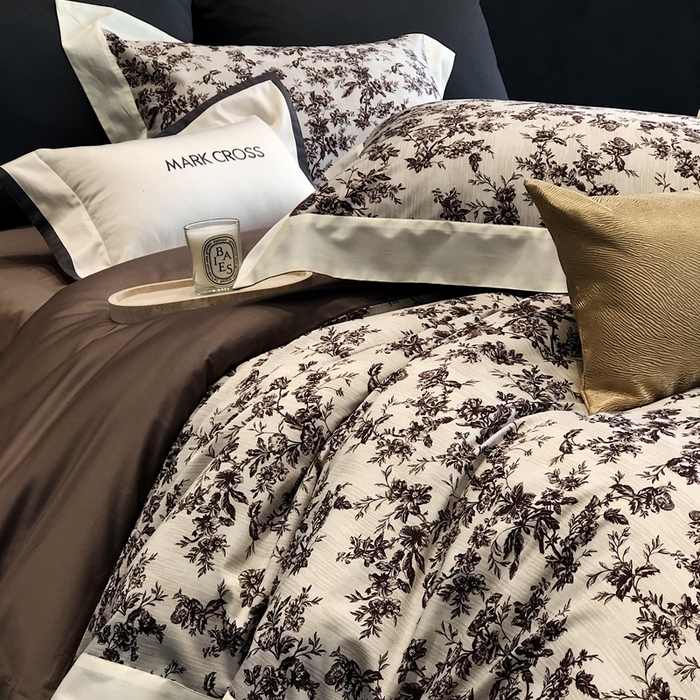 91家纺网 家纺一手货源 找家纺 佳汐蓝2025新款典雅诗意花卉全棉印花四件套券后不低于438/458元 柏林庄园-奢红棕