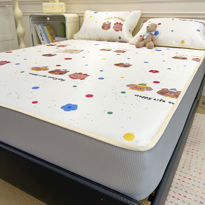 91家纺网 家纺一手货源 找家纺 摩妮卡 2025新款小清新碳光冰丝软席床笠款单床笠三件套 彩点萌友