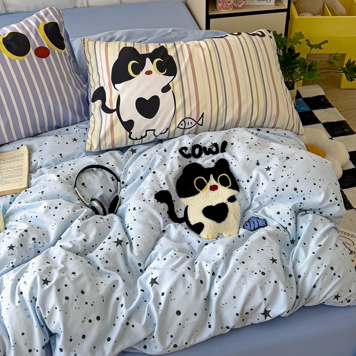 91家纺网 家纺一手货源 找家纺 一霖家纺 2025新款高克重云朵棉数码印花＋毛巾绣四件套 黑色小猫