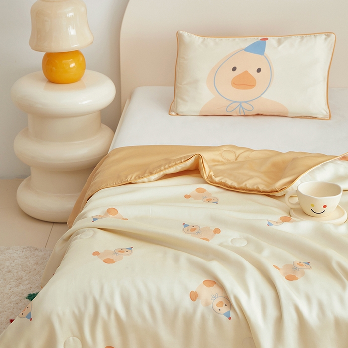 91家纺网 家纺一手货源 找家纺 荷马之梦 2025新款A类60s原创手绘卡通大豆纤维儿童夏被 毛绒鸭