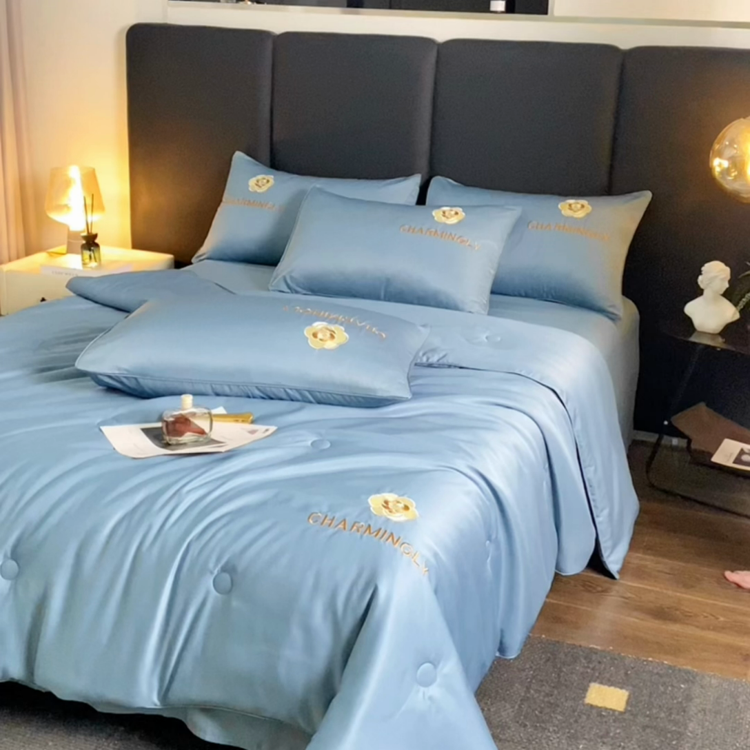 91家纺网 家纺一手货源 找家纺 优尚家纺 2025新款水洗天丝刺绣夏被夏被四件套 冰岛蓝