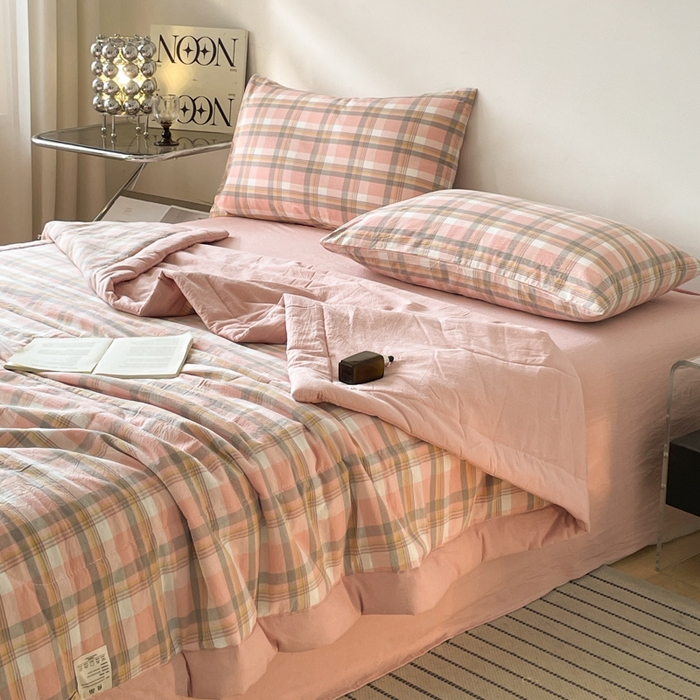 91家纺网 家纺一手货源 找家纺 2025梦初语新款无印风棉花夏被 温馨格