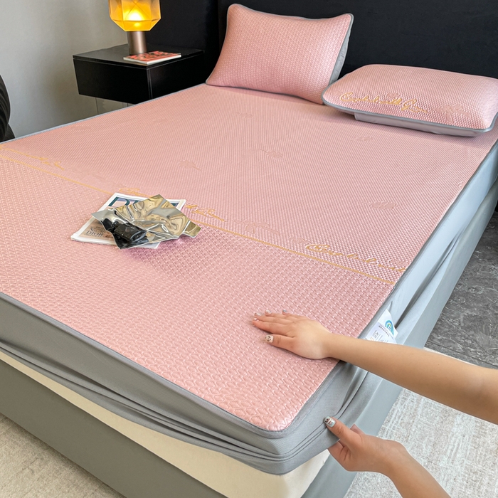 91家纺网 家纺一手货源 找家纺 2025新款提花冰豆豆凉席床笠床席三件套幸运草系列 幸运草-粉