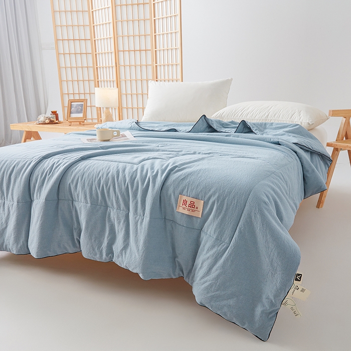 91家纺网 家纺一手货源 找家纺 熙宴家纺 2025新款纯色水洗棉新疆棉花夏被 雾蓝
