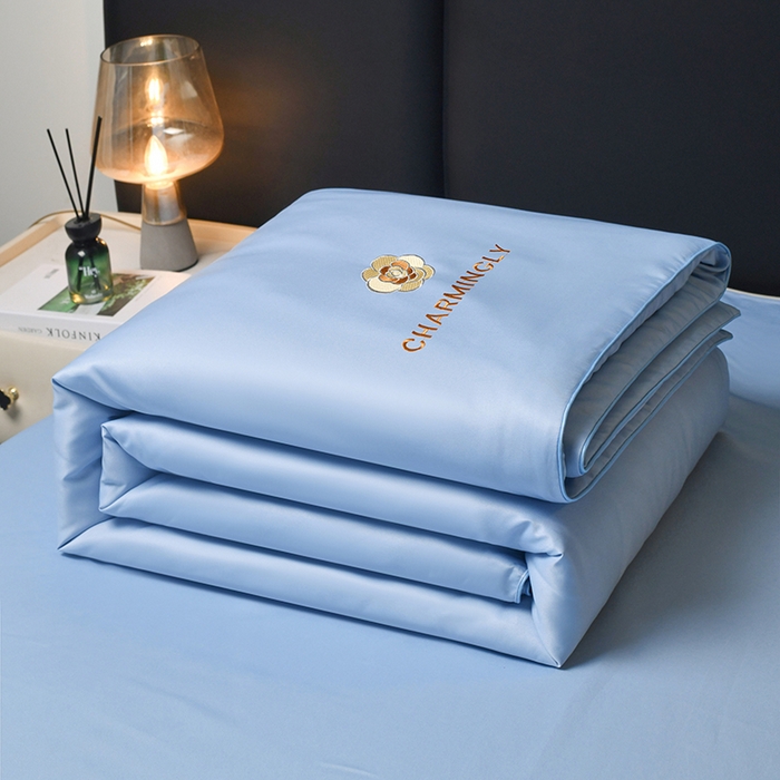 91家纺网 家纺一手货源 找家纺 优尚家纺 2025新款水洗天丝刺绣夏被夏被四件套 沧海兰