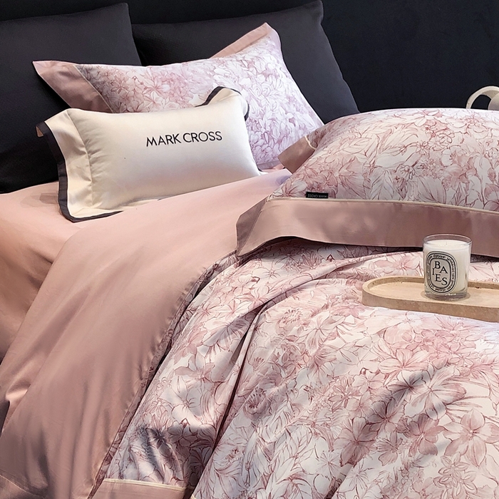 91家纺网 家纺一手货源 找家纺 佳汐蓝2025新款典雅诗意花卉全棉印花四件套券后不低于438/458元 雾隐巴黎-霞光粉