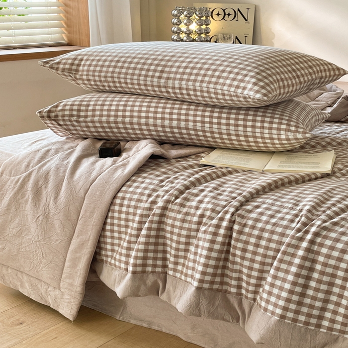 91家纺网 家纺一手货源 找家纺 2025梦初语新款无印风棉花夏被 咖小格