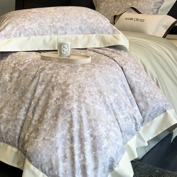 91家纺网 家纺一手货源 找家纺 佳汐蓝2025新款典雅诗意花卉全棉印花四件套券后不低于438/458元 馥雅铃兰-月灰蓝