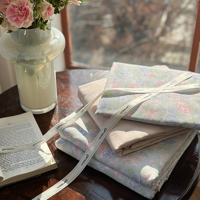 91家纺网 家纺一手货源 找家纺 麦伦家居 2025新款全棉有氧双层纱简约款系列四件套 月莉蓝