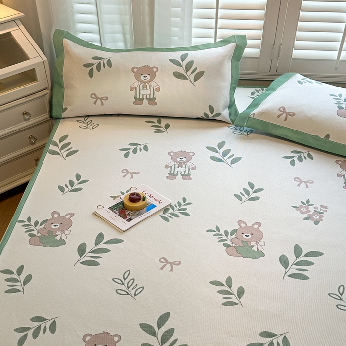 91家纺网 家纺一手货源 找家纺 迪乐妮 2025新款真冰藤印花床笠款凉席 丛林熊