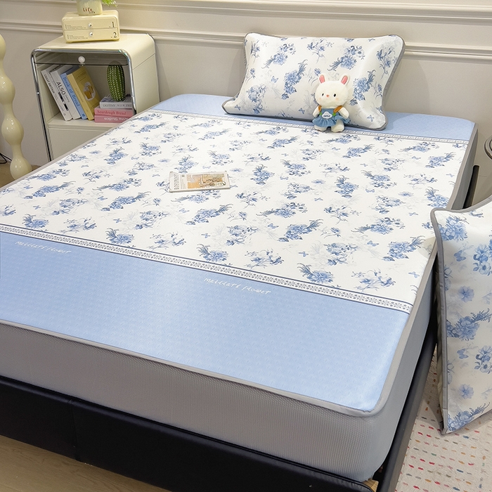 91家纺网 家纺一手货源 找家纺 摩妮卡 2025新款小清新碳光冰丝软席床笠款单床笠三件套 花绮梦-蓝