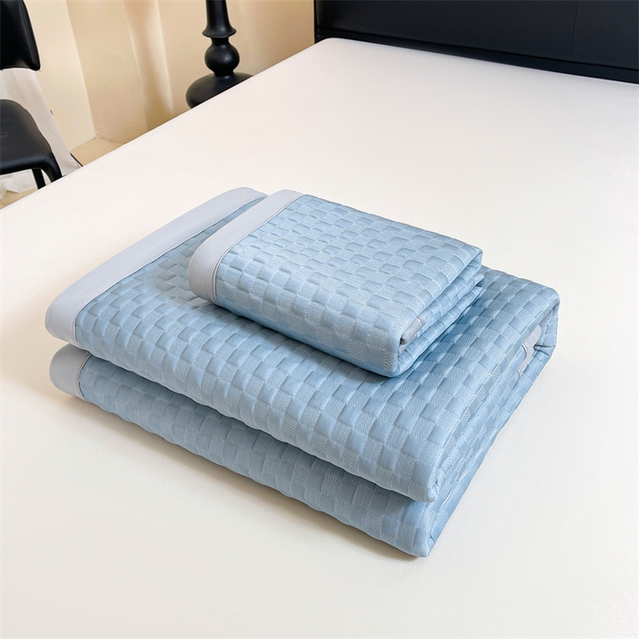 91家纺网 家纺一手货源 找家纺 雯豆家纺 2025夏季新款高端PE凉感中分子凉席三件套纯色绑带款席子套件 方格款-海涛蓝