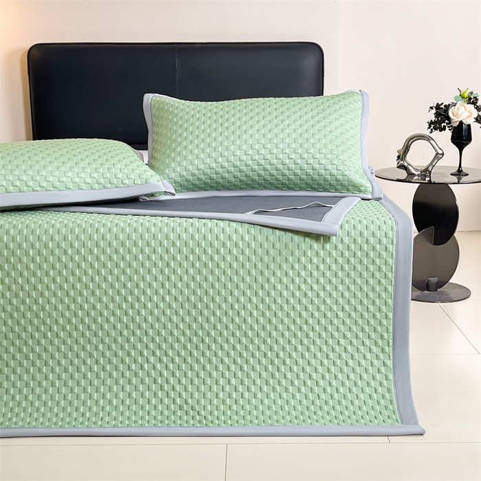 91家纺网 家纺一手货源 找家纺 雯豆家纺 2025夏季新款高端PE凉感中分子凉席三件套纯色绑带款席子套件 方格款-清新绿