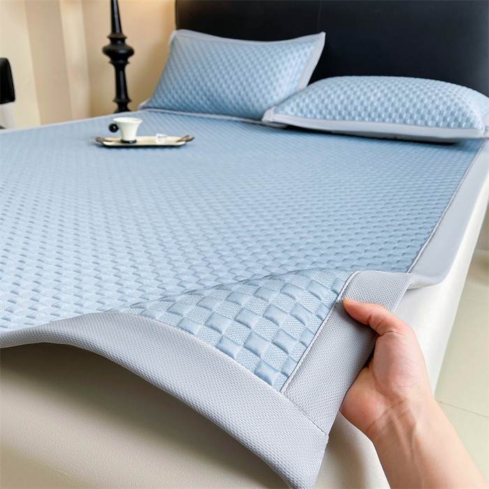 91家纺网 家纺一手货源 找家纺 雯豆家纺 2025夏季新款高端PE凉感中分子凉席三件套纯色绑带款席子套件 方格款-海涛蓝