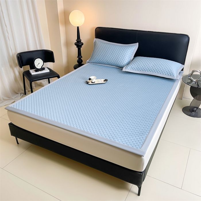 91家纺网 家纺一手货源 找家纺 雯豆家纺 2025夏季新款高端PE凉感中分子凉席三件套纯色绑带款席子套件 方格款-海涛蓝