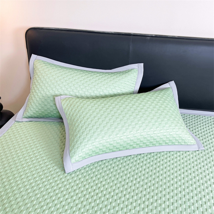 91家纺网 家纺一手货源 找家纺 雯豆家纺 2025夏季新款高端PE凉感中分子凉席三件套纯色绑带款席子套件 方格款-清新绿