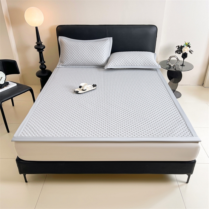 91家纺网 家纺一手货源 找家纺 雯豆家纺 2025夏季新款高端PE凉感中分子凉席三件套纯色绑带款席子套件 方格款-威尼斯灰