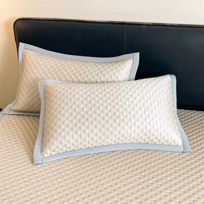 91家纺网 家纺一手货源 找家纺 雯豆家纺 2025夏季新款高端PE凉感中分子凉席三件套纯色绑带款席子套件 方格款-香槟金