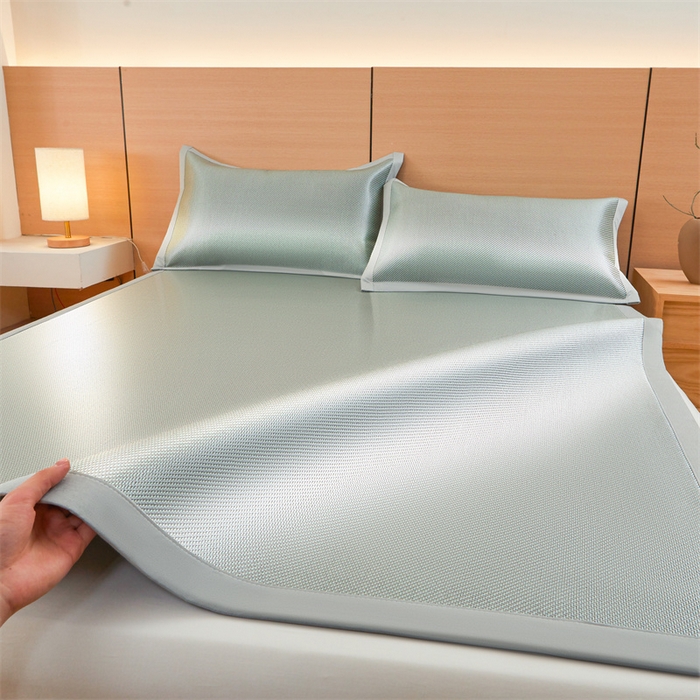 91家纺网 家纺一手货源 找家纺 雯豆家纺 2025夏季新款冰藤凉席三件套纯色绑带款冰丝凉席子素色套件 冰藤席-丝绒绿