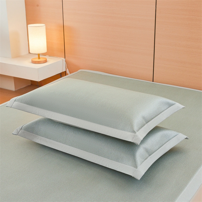 91家纺网 家纺一手货源 找家纺 雯豆家纺 2025夏季新款冰藤凉席三件套纯色绑带款冰丝凉席子素色套件 冰藤席-丝绒绿