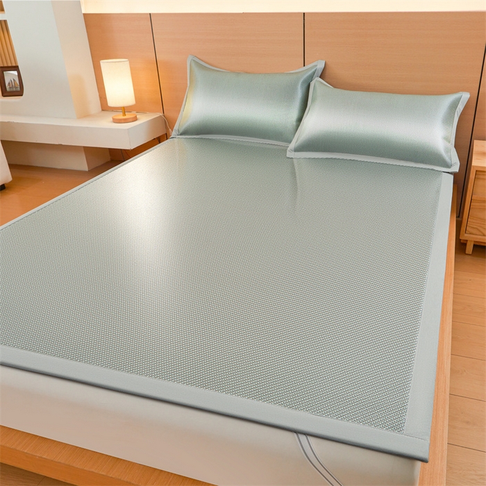 91家纺网 家纺一手货源 找家纺 雯豆家纺 2025夏季新款冰藤凉席三件套纯色绑带款冰丝凉席子素色套件 冰藤席-丝绒绿