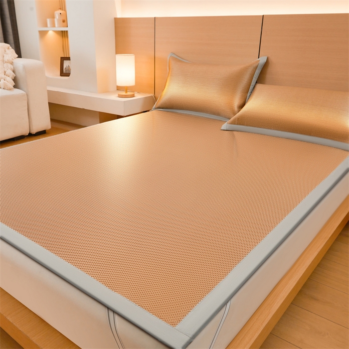 91家纺网 家纺一手货源 找家纺 雯豆家纺 2025夏季新款冰藤凉席三件套纯色绑带款冰丝凉席子素色套件 冰藤席-琥珀咖