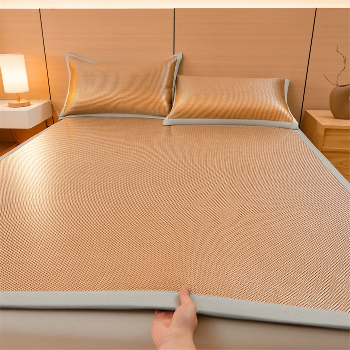 91家纺网 家纺一手货源 找家纺 雯豆家纺 2025夏季新款冰藤凉席三件套纯色绑带款冰丝凉席子素色套件 冰藤席-琥珀咖