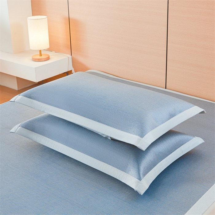 91家纺网 家纺一手货源 找家纺 雯豆家纺 2025夏季新款冰藤凉席三件套纯色绑带款冰丝凉席子素色套件 冰藤席-摩登蓝