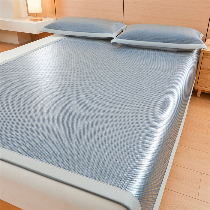 91家纺网 家纺一手货源 找家纺 雯豆家纺 2025夏季新款冰藤凉席三件套纯色绑带款冰丝凉席子素色套件 冰藤席-摩登蓝