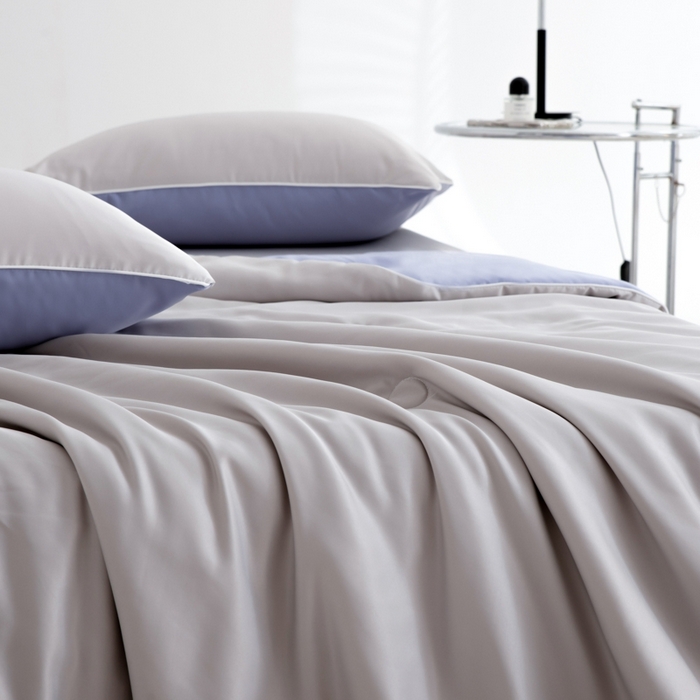 91家纺网 家纺一手货源 找家纺 （总）仁凯家纺 2025新款A类莱赛尔天丝纤维夏凉被双拼色（20%莱赛尔天丝纤维填充，包过检）【提供买家秀】