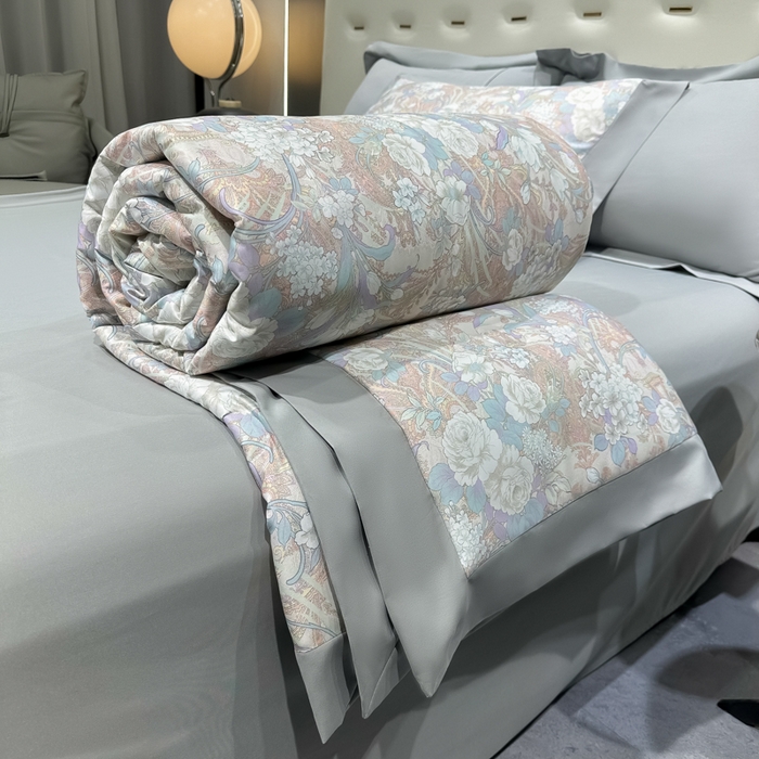 91家纺网 家纺一手货源 找家纺 爱彼家纺 2025年夏季热门冰丝数码夏被夏凉被空调被四件套 夏被-娇之恋