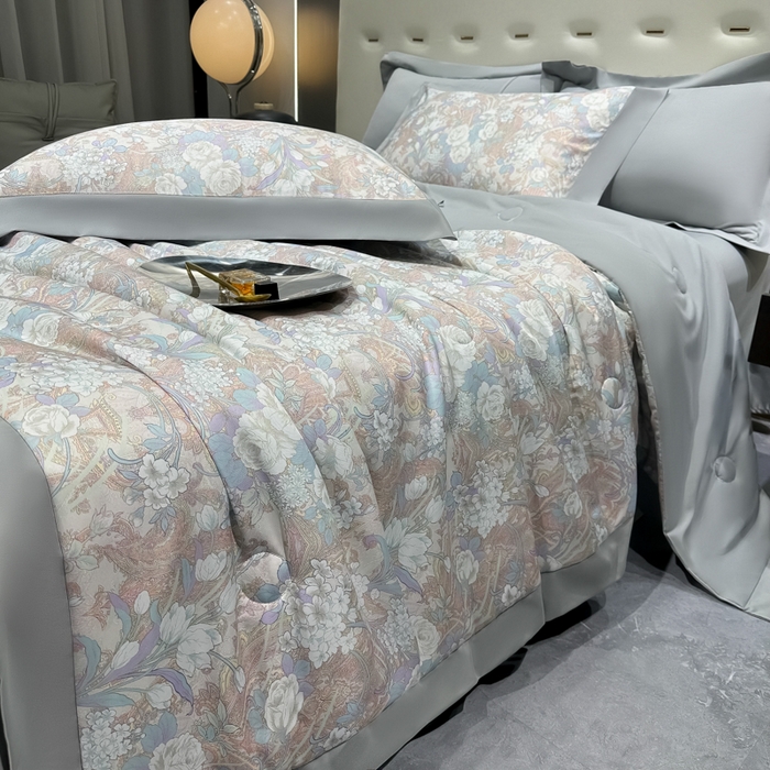 91家纺网 家纺一手货源 找家纺 爱彼家纺 2025年夏季热门冰丝数码夏被夏凉被空调被四件套 夏被-娇之恋