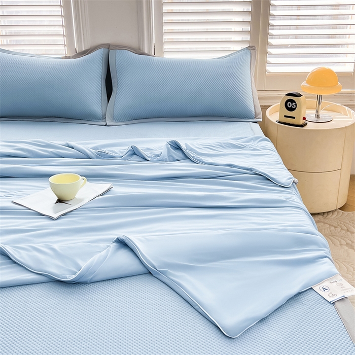 91家纺网 家纺一手货源 找家纺 雯豆家纺 2025夏季新款凉感丝夏被空调被冰丝凉感被芯纯色跑量款被子 凉感丝夏被-海湾蓝