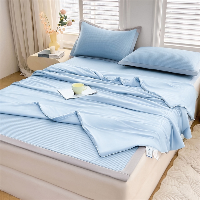 91家纺网 家纺一手货源 找家纺 雯豆家纺 2025夏季新款凉感丝夏被空调被冰丝凉感被芯纯色跑量款被子 凉感丝夏被-海湾蓝