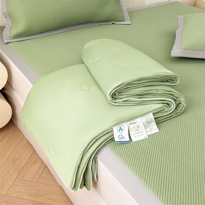 91家纺网 家纺一手货源 找家纺 雯豆家纺 2025夏季新款凉感丝夏被空调被冰丝凉感被芯纯色跑量款被子 凉感丝夏被-牛油果绿