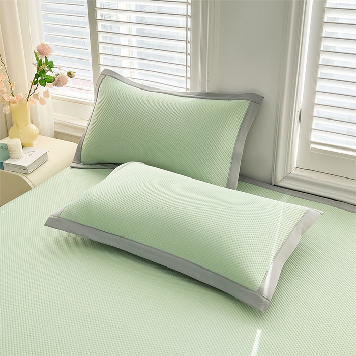 91家纺网 家纺一手货源 找家纺 雯豆家纺 2025夏季新款凉感丝夏被空调被冰丝凉感被芯纯色跑量款被子 凉感丝夏被-淡雅绿